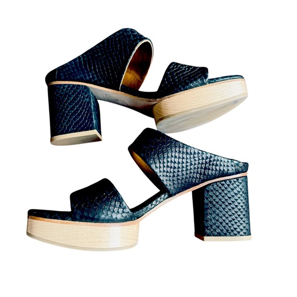 COCLICO Shoes - Coclico Redhook Platform Clog Sandals